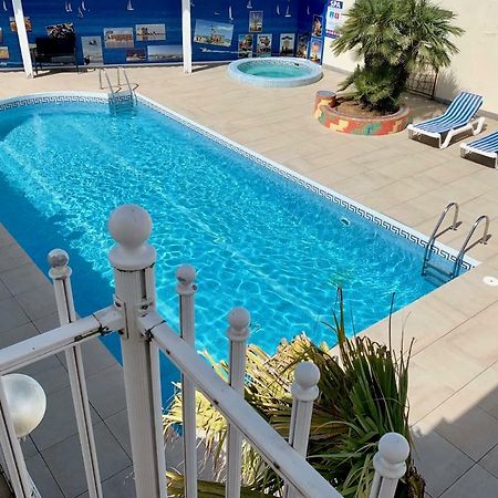 Amerique Hotel Palavas - Piscine&Parking - Plage Buitenkant foto