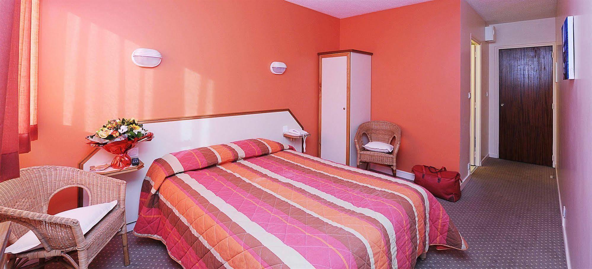 Amerique Hotel Palavas - Piscine&Parking - Plage Buitenkant foto